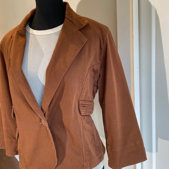 Short Blazer with asymetrical pocket detail Caramel  Brown Cotton - Picture 10 of 13